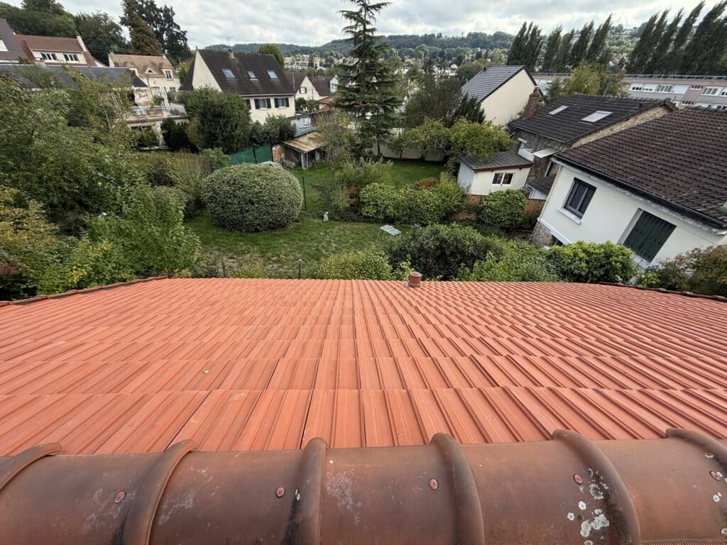 changer liteaux toiture - tuiles - pose des tuiles neuves sur liteaux neufs - Orsay - Couvreur Djesley couverture